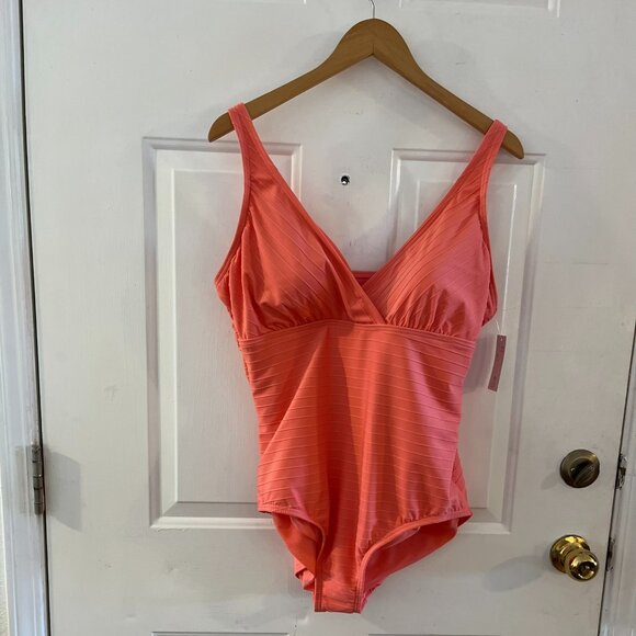Lands End Woman's Plus-Size Coral Pink Summer V-Neck One-Piece Swimsuit Sz 18 - Picture 3 of 12